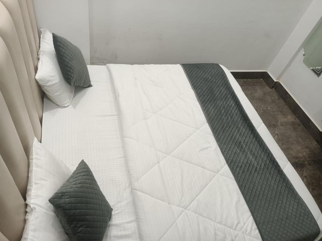Hotel Whitehouse Ac Family Room Agra  Luaran gambar
