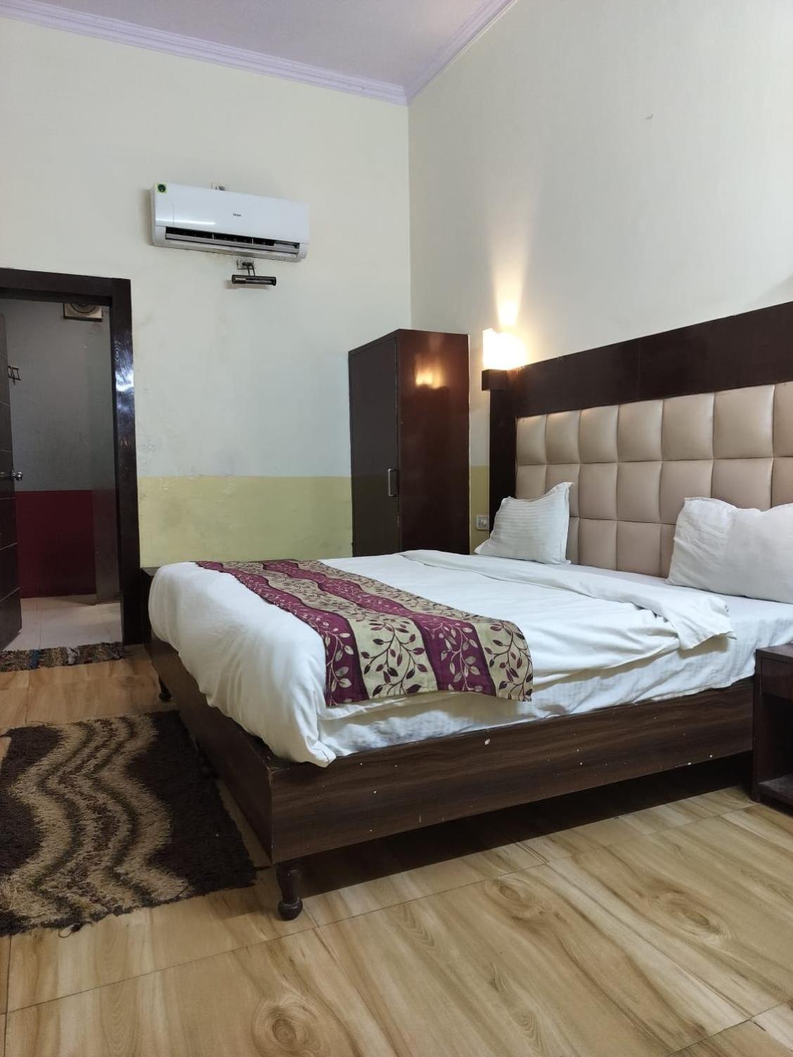 Hotel Whitehouse Ac Family Room Agra  Luaran gambar